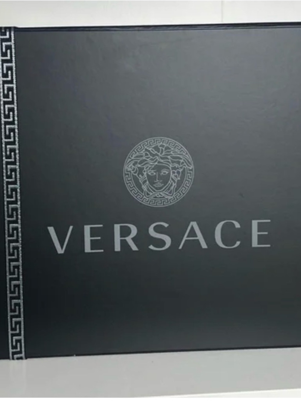 ✨ VERSACE LA MEDUSA ✨ Quilted Top-Handle Bag in Taupe with Gold Medallion - Picture 7 of 10
